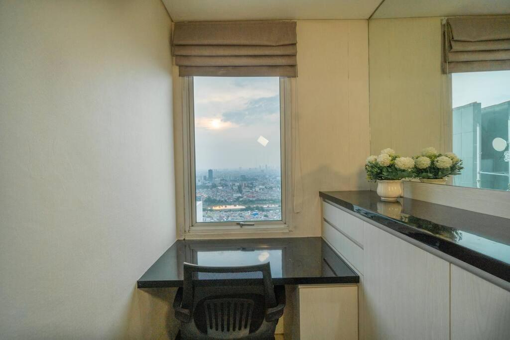 Modern & Comfy Studio In Central Jakarta, Scbd Екстер'єр фото