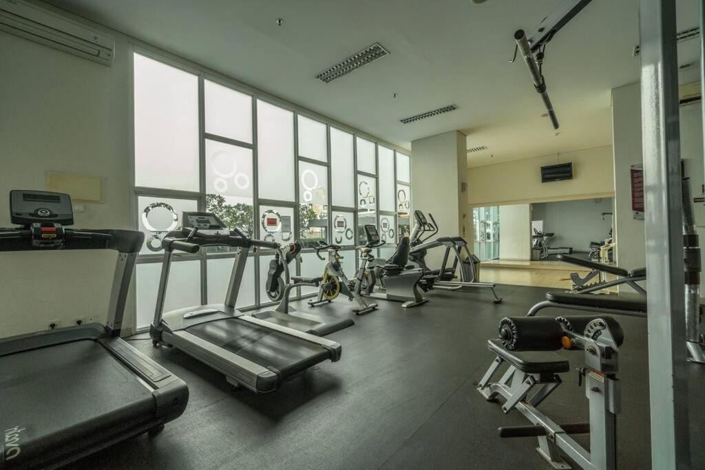 Modern & Comfy Studio In Central Jakarta, Scbd Екстер'єр фото