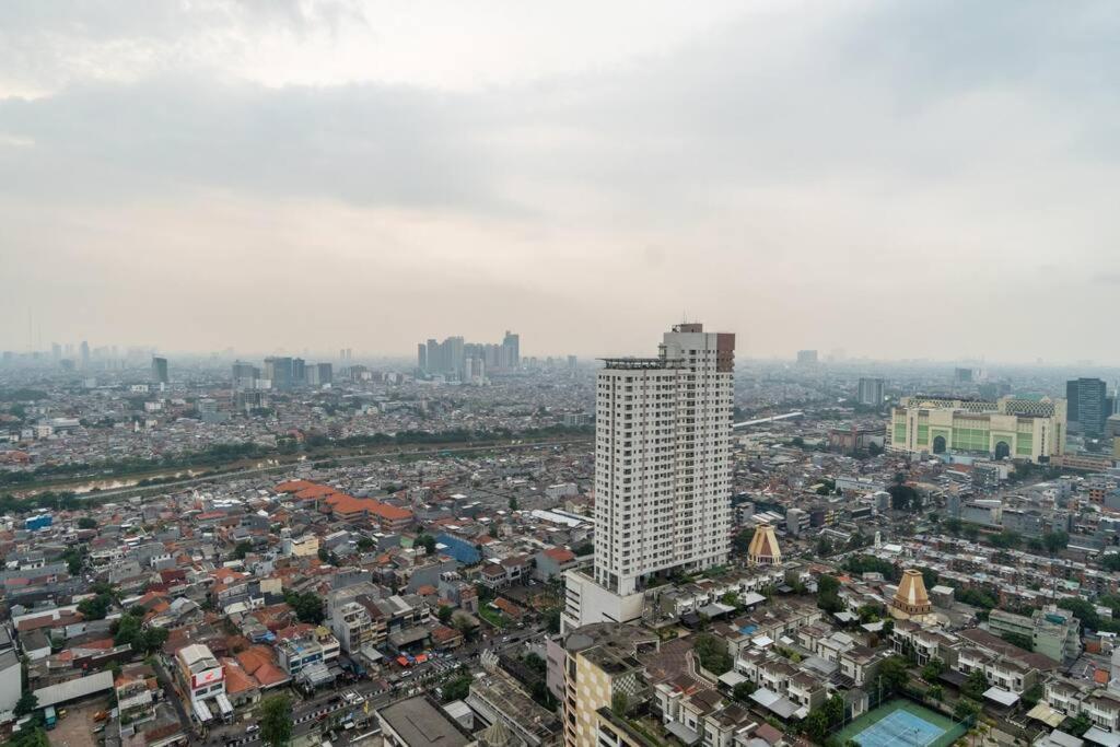 Modern & Comfy Studio In Central Jakarta, Scbd Екстер'єр фото